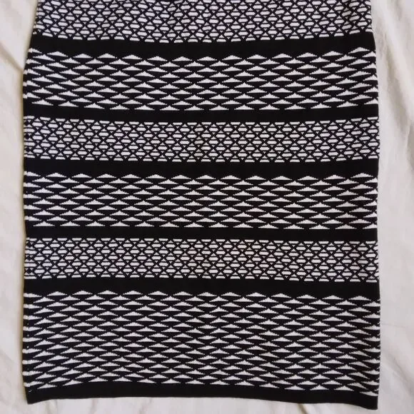 Cato Established 1946 Knit Sweater Skirt Black White Women's Size M - Picture 3 of 9